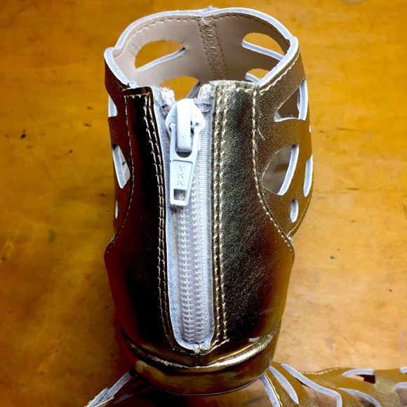 Gold sandals - Picture 3 of 3